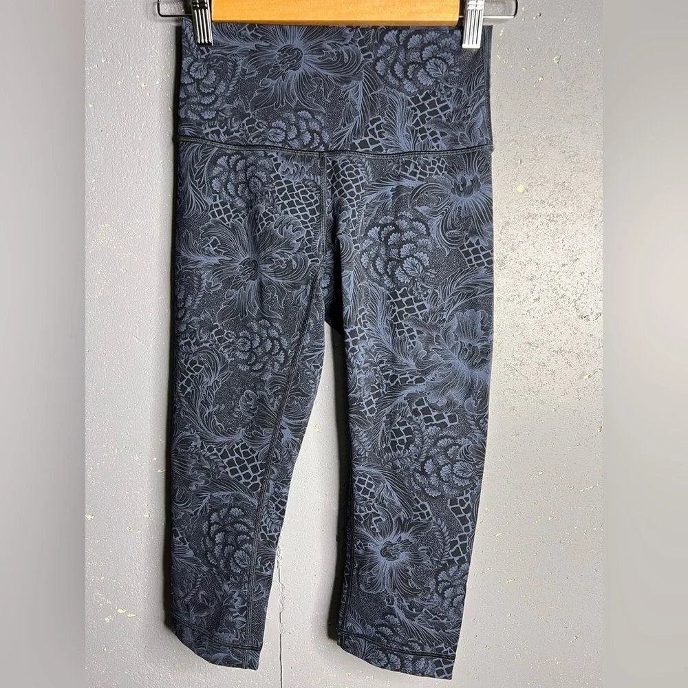 Lululemon Wunder Under Hi-Rise 1/2 Tight *Full-On Luxtreme 17 size 4